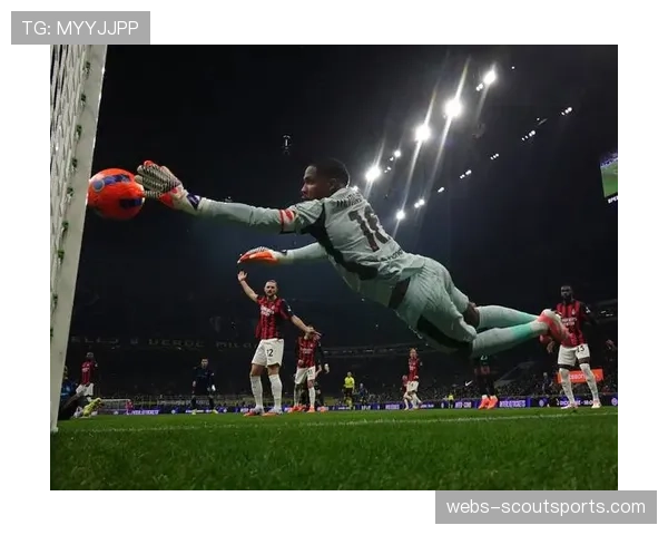 特写:门将迈尼昂扑出点球后怒吼,鼓舞AC米兰全队士气 特写:门将迈尼昂扑出点球后怒吼,鼓舞AC米兰全队士气